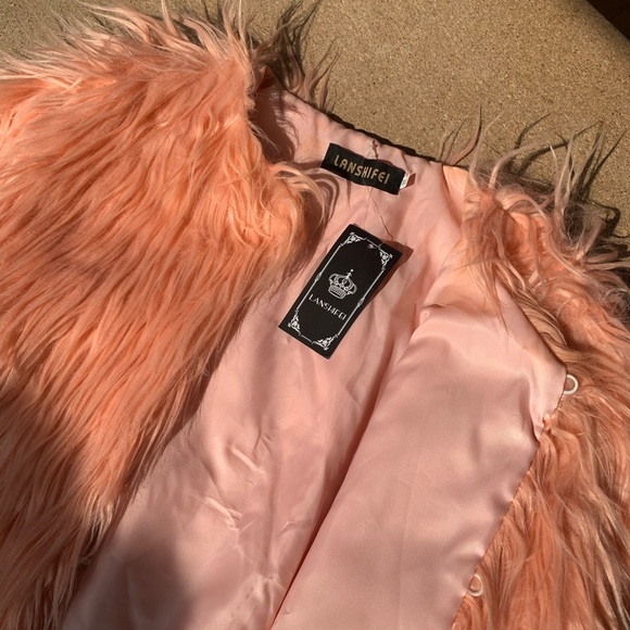 Pink fun fur jacket - Picture 2 of 8
